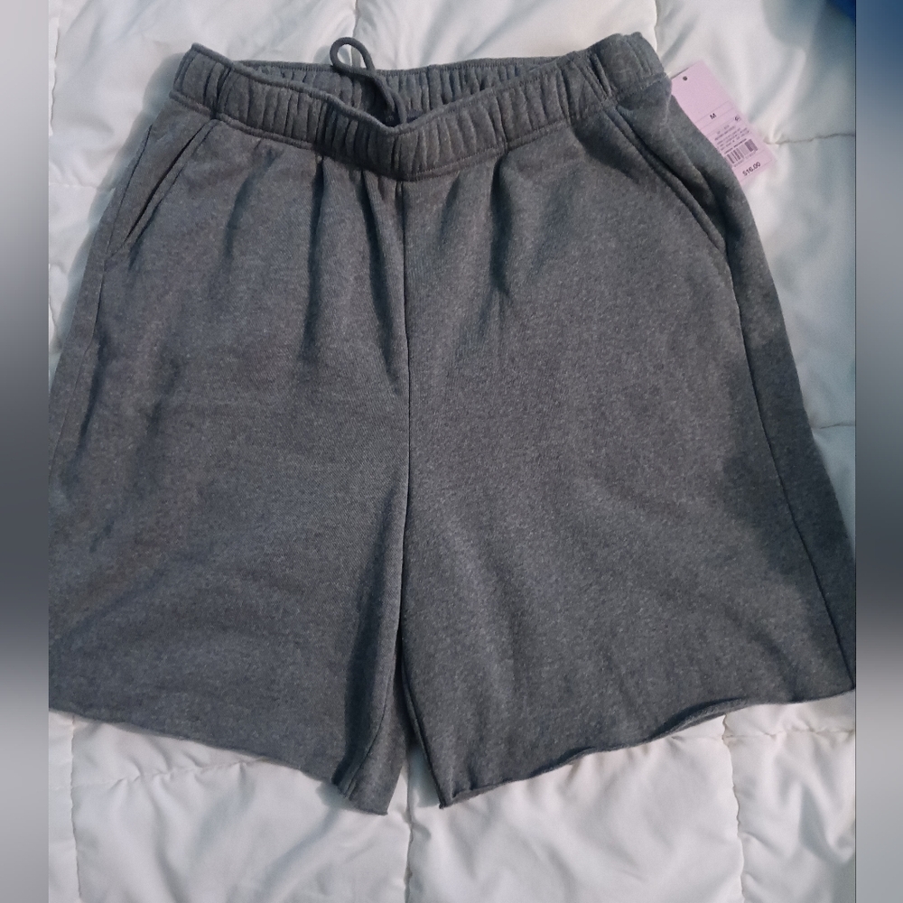 NWT WILD FABLE SHORTS WITH POCKETS & DRAWSTRING WAIST. GREY. RETAIL 16.00